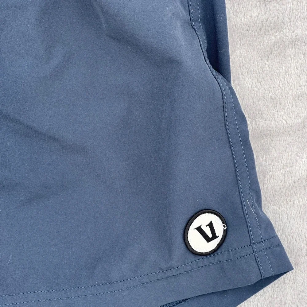 Vuori Banks Shorts Mens Blue Charcoal Elastic Waist V302 7.5 Inseam Medium
